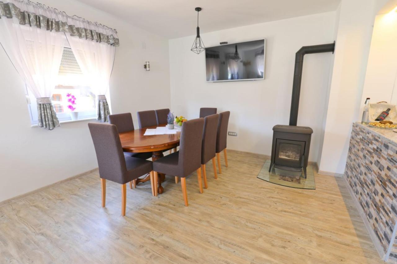 Apartman Teo &Tena Otočac Exterior foto